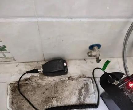 金东屋顶漏水维修公司分享下卫生间漏水的危害及解决方法